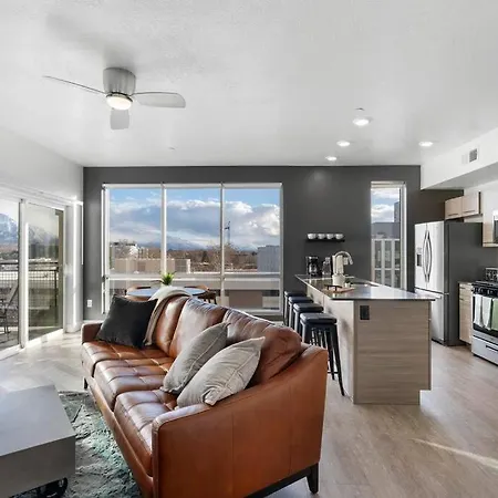 Spectacular Central City 2Bd2Ba